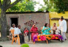 लोकसभा चुनाव को लेकर युद्ध स्तर पर जुटीं सीता राय कर रही है डोर टू डोर प्रचार