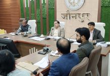 जौनपुर डीएम अध्यक्षता में कर करेत्तर, राजस्व विभाग की समीक्षा बैठक कलेक्ट्रेट सभागार में संपन्न हुई