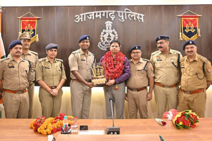 Farewell ceremony of Senior Superintendent of Police Azamgarh Shri Hemraj Meena at Reserve Police Line