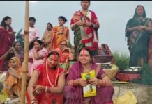 बुढ़नपुर में डाला छठ पर उमड़ा जनसैलाब, उदीयमान सूर्य को दिया गया दूसरा अर्घ्य — गूंजे छठ माता के जयकारे