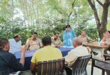 अखण्ड नगर थाने में थाना दिवस पर जनता की समस्या का हुआ निस्तारण