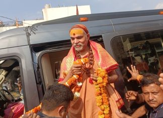 शंकराचार्य स्वामी अविमुक्तेश्वरानंद का चाँदा चौराहे पर हुआ भव्य स्वागत