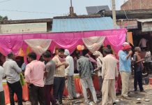 बड़े मंगल पर फल-जलपान का आयोजन: आस्था और सेवा का अद्भुत संगम