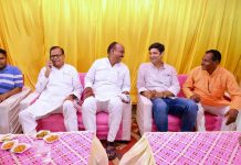 दलितों के हितैषी हुए एक साथ,समाज को सावधान रहने की जरूरत