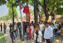 सातवीं मोहर्रम पर गूंजी या हुसैन की सदाएं ताजखानपुर इमामबारगाह से बरामद हुआ अज़ादारी का रिवायती जुलूस
