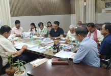जिलाधिकारी अनुपम शुक्ला की अध्यक्षता में मतदेय स्थलों के सम्भाजन को लेकर सभी मान्यता प्राप्त राजनैतिक दलों के साथ बैठक हुई सम्पन्न
