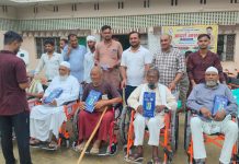 बुजुर्गों और दिव्यांग जनों के जीवन उपयोगी सामानों का किया गया वितरण