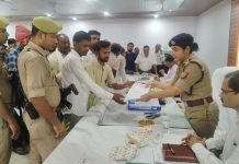 काँवड़ यात्रा-2026 : जलालपुर में सड़क मरम्मत की माँग को लेकर ज्ञापन