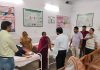 सीएमओ ने किया अतरौलिया सीएचसी का औचक निरीक्षण महिला चिकित्सक का वेतन रोकने का आदेश