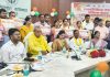 मुख्यमंत्री शिक्षक कैशलेस चिकित्सा योजना का शुभारंभ मुख्यमंत्री ने वाराणसी से किया