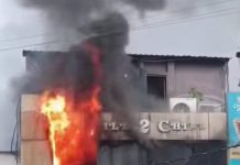 रेस्टोरेंट में लगी भीषण आग, चार दमकल गाड़ियों ने पाया काबू