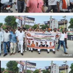 तिकोनिया पार्क पर क्षत्रिय कल्याण परिषद का धरना, डीएम को सौंपा राष्ट्रपति के नाम ज्ञापन, सर्वण आयोग गठन की किया मांग