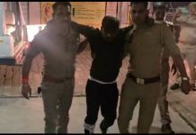 पुलिस-बदमाशों के बीच मुठभेड़, गोली लगने से एक घायल समेत तीन गिरफ्तार; लाखों के आभूषण बरामद