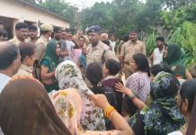 हत्या आरोपितों की गिरफ्तारी के आश्वासन पर 17 घंटे बाद हुआ अंतिम संस्कार