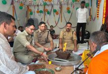 पुलिस अधीक्षक विनीत जायसवाल ने रिजर्व पुलिस लाइन, सुलतानपुर में विधि-विधानपूर्वक भगवान विश्वकर्मा जी की पूजा-अर्चना सम्पन्न