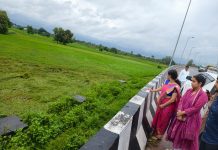 बारिश से प्रभावित फसलों का डीएम-एसपी ने लिया जायजा,भारी बारिश व तूफान से अंबेडकर नगर प्रशासन हाई अलर्ट