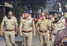 नवरात्रि, दुर्गा पूजा को लेकर दोस्तपुर पुलिस अलर्ट, बाजार में किया रूट मार्च