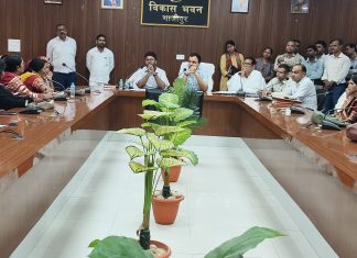 बीसी सखियों की समस्याओं को लेकर डीएम सख्त, शीघ्र समाधान के दिए निर्देश