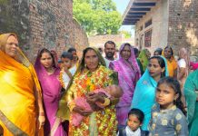 रहस्यमयी साधना द्वारा महिला ओझा ने तंत्र विद्या से दुःख दूर करने का किया दावा