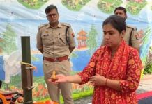 विजयादशमी पर पुलिस लाइन में गूंजा शस्त्र पूजन का मंत्र: एसपी प्राची सिंह ने विधि-विधान से की पूजा, सुरक्षा और जनसेवा का लिया संकल्प