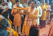 जलालपुर में रामलीला का भव्य मंचन: भरत मिलाप और राज तिलक देख भावुक हुए श्रद्धालु, पुष्पवर्षा से गूंजा मैदान